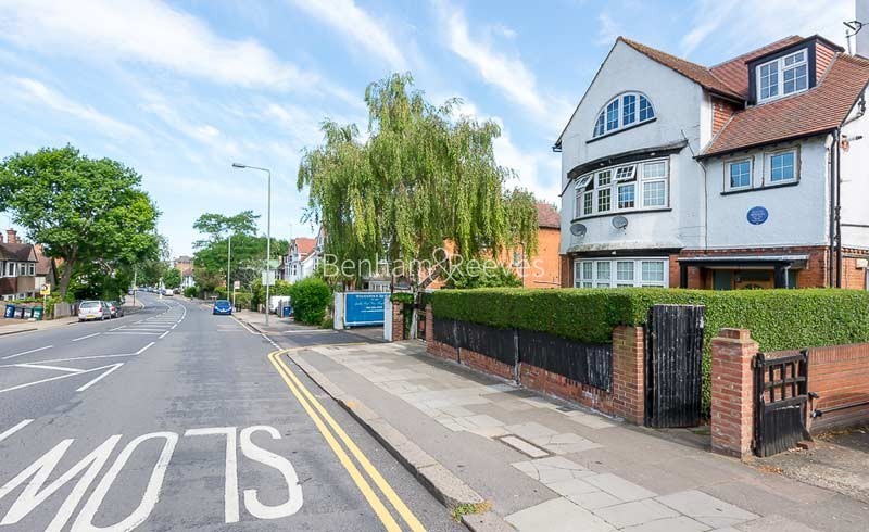 Hampstead Borders Area Guide - Image 2