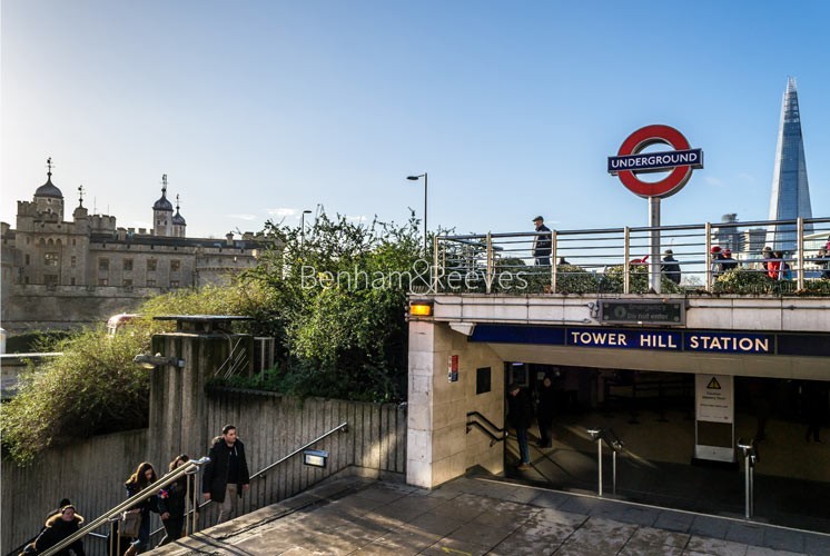 Tower Hill Area Guide - Image 2
