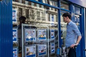 tenants-looking-in-window